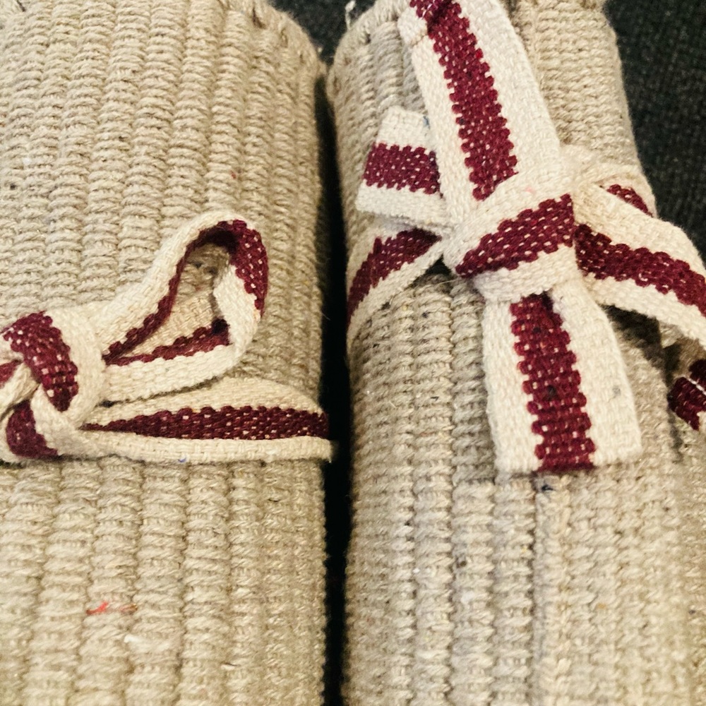 2 BRAND NEW RUGS - Picture 7 of 7